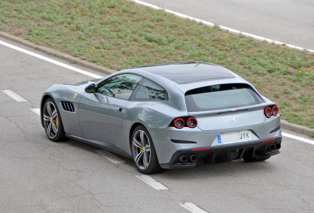 Ferrari GTC4Lusso