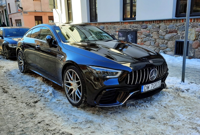 Mercedes-AMG GT 63 S X290