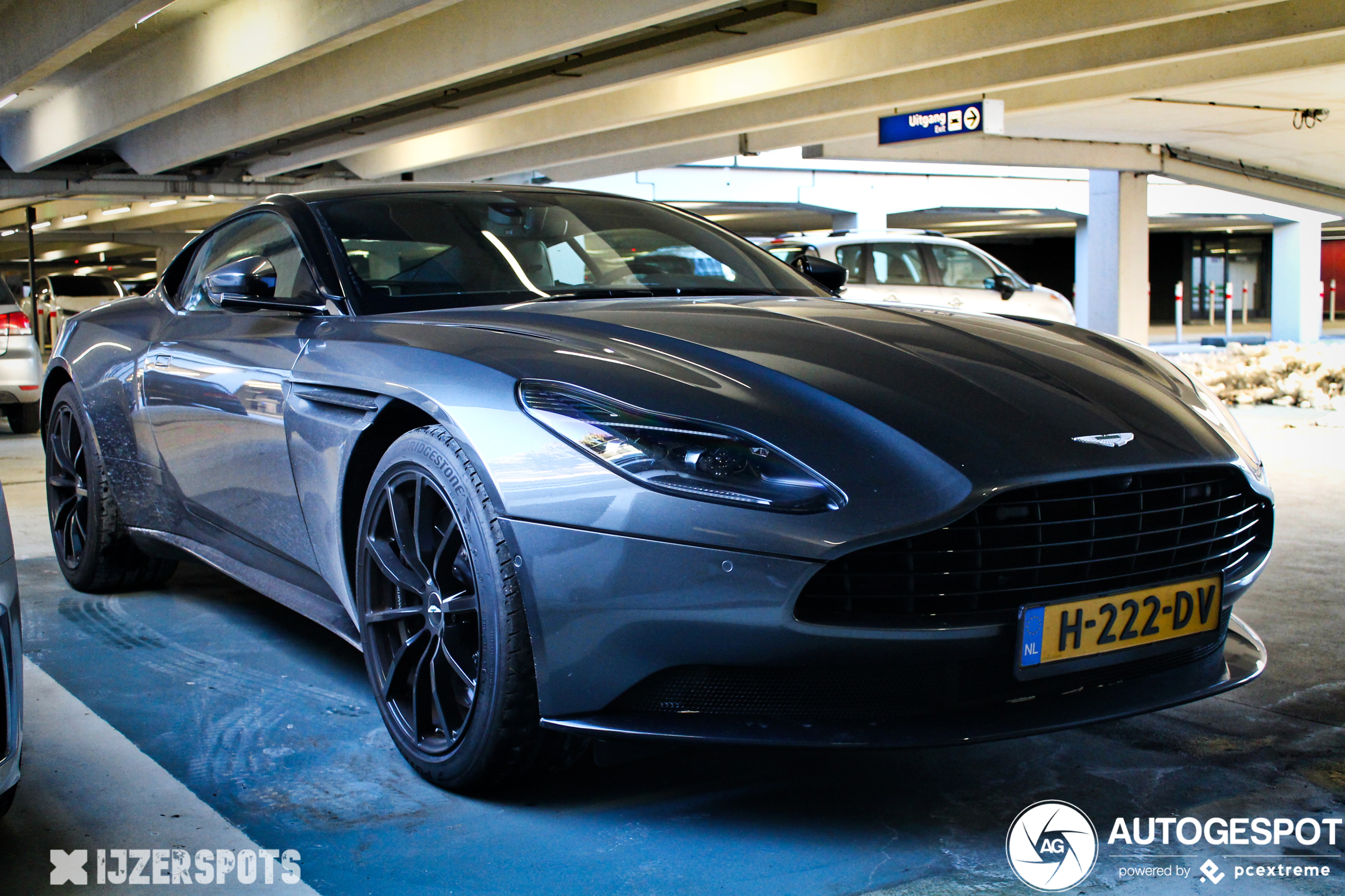 Aston Martin DB11 V8