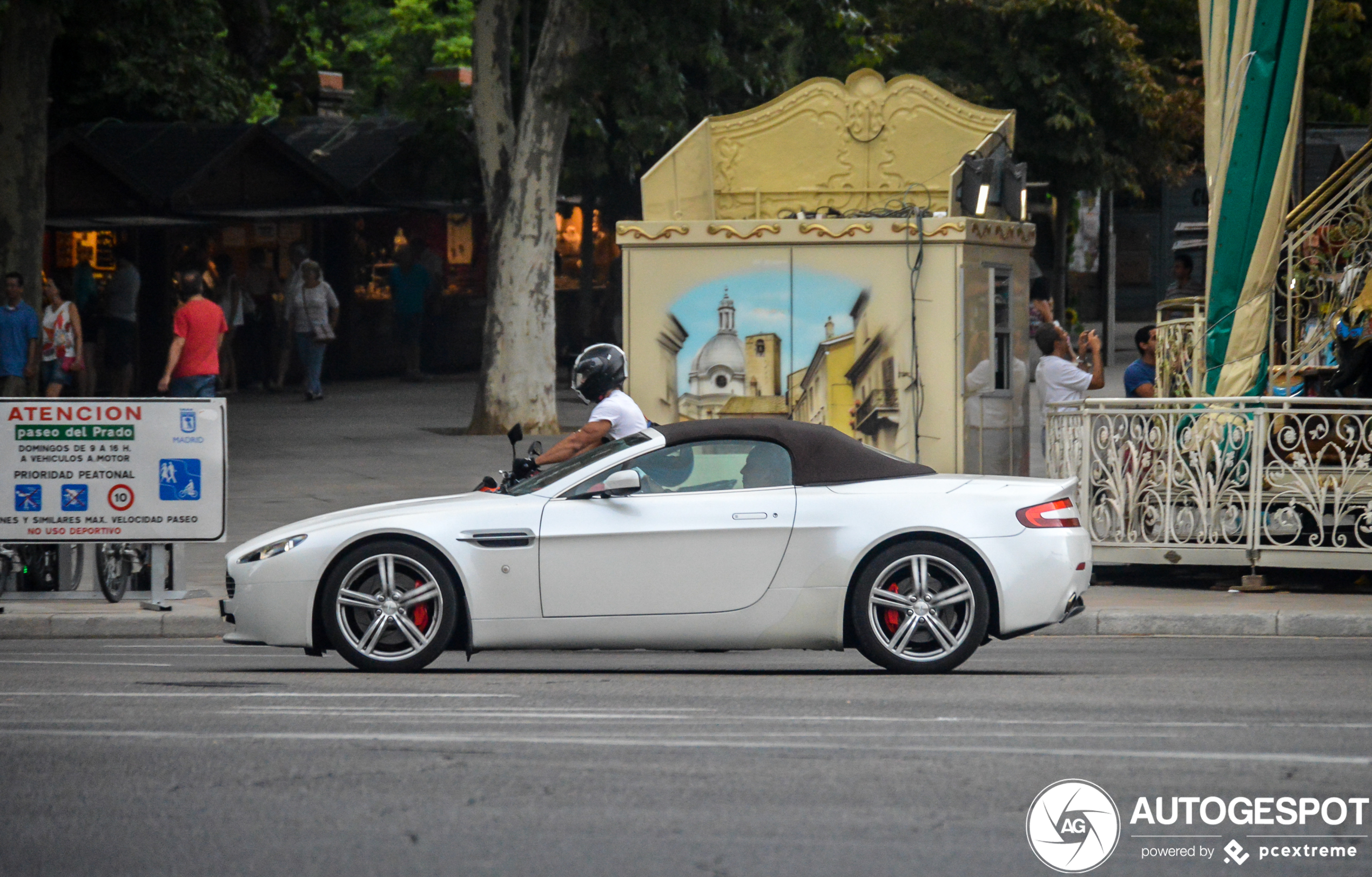 Aston Martin V8 Vantage Roadster