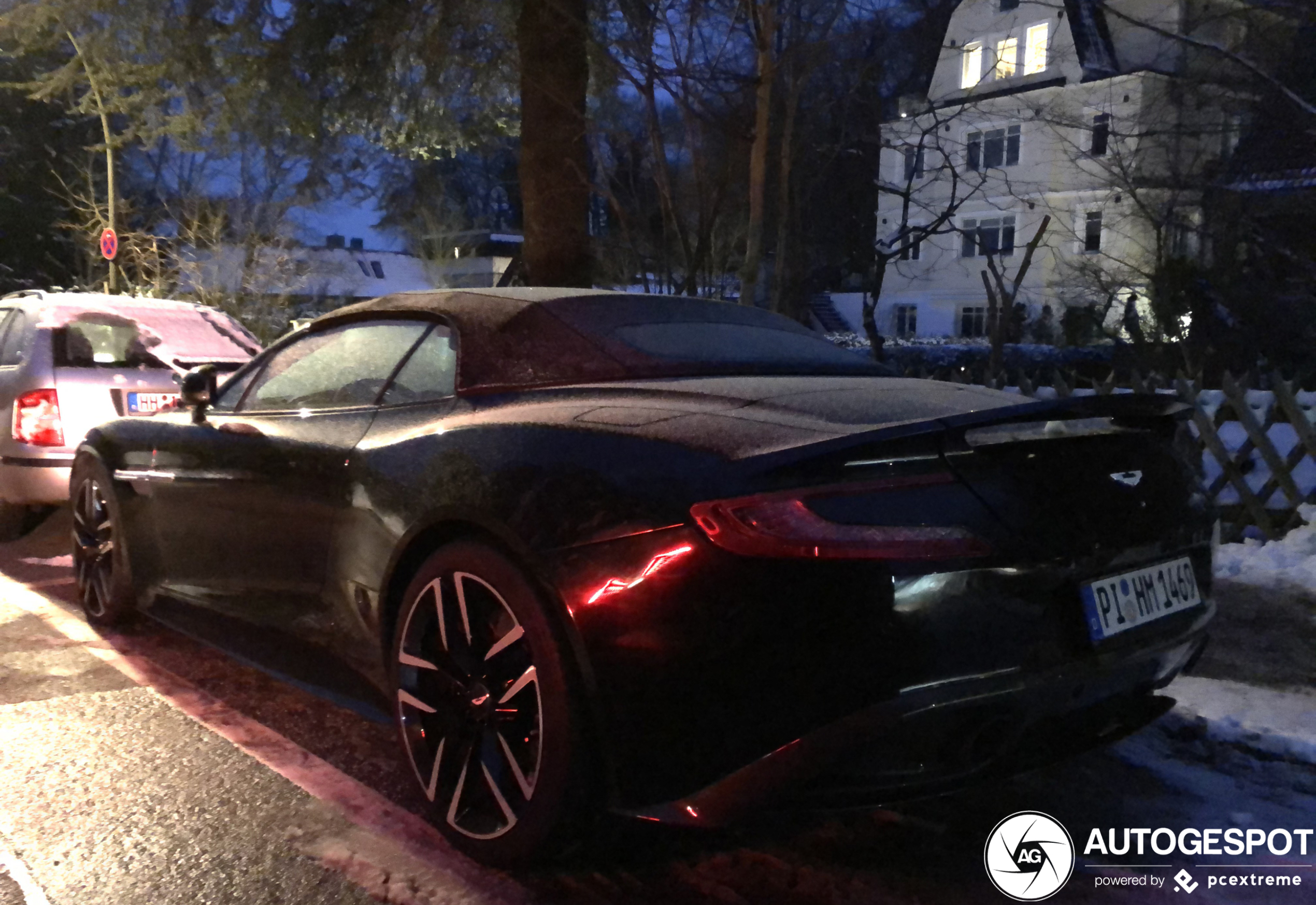 Aston Martin Vanquish Volante