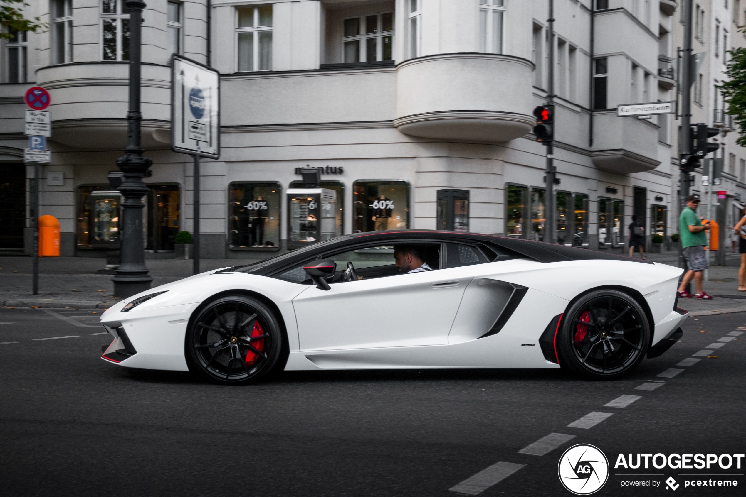 Lamborghini Aventador LP700-4 Pirelli Edition