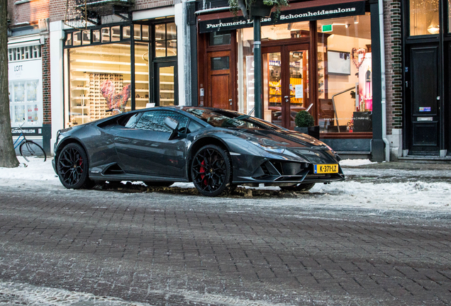 Lamborghini Huracán LP640-4 EVO