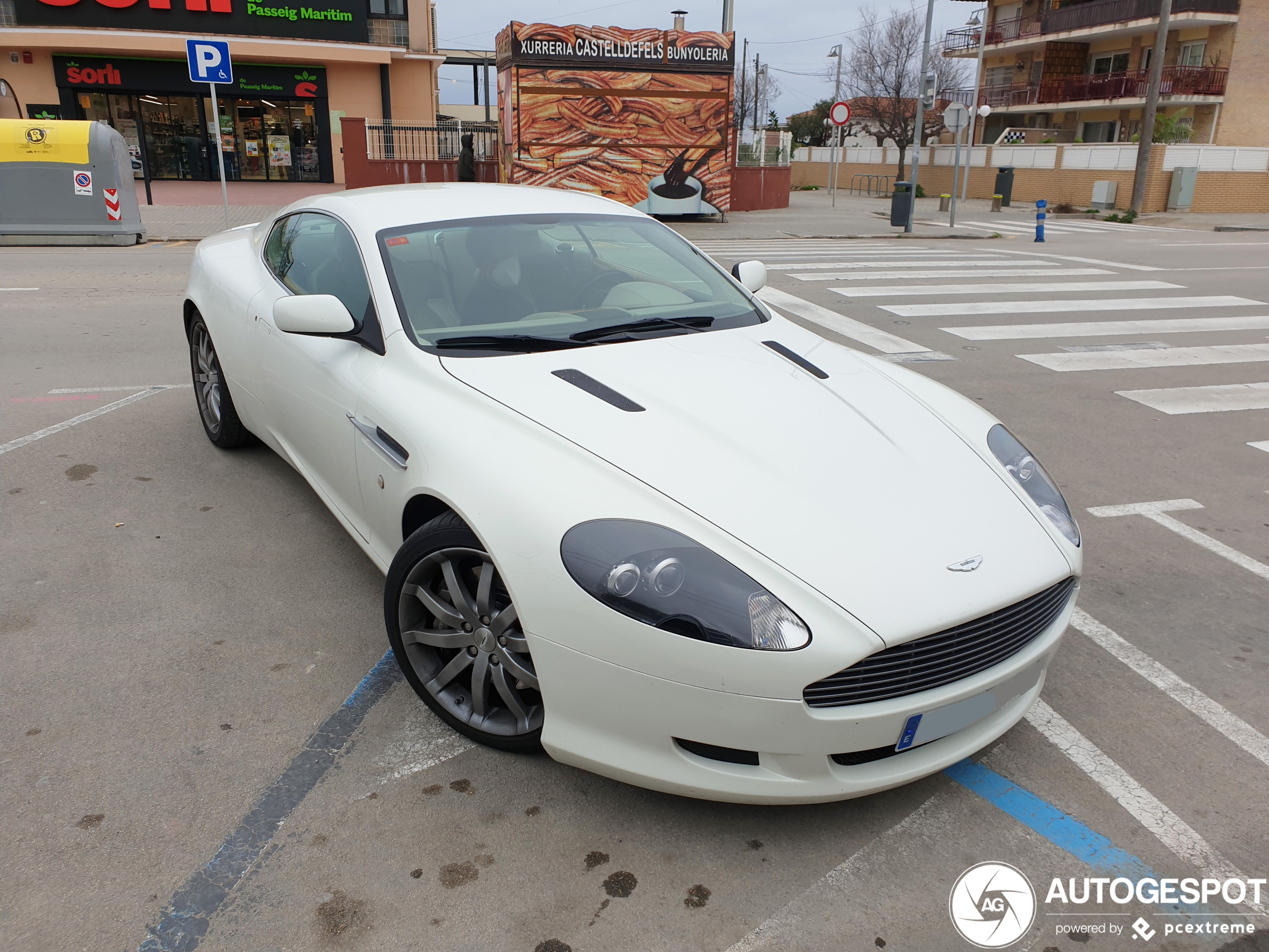 Aston Martin DB9