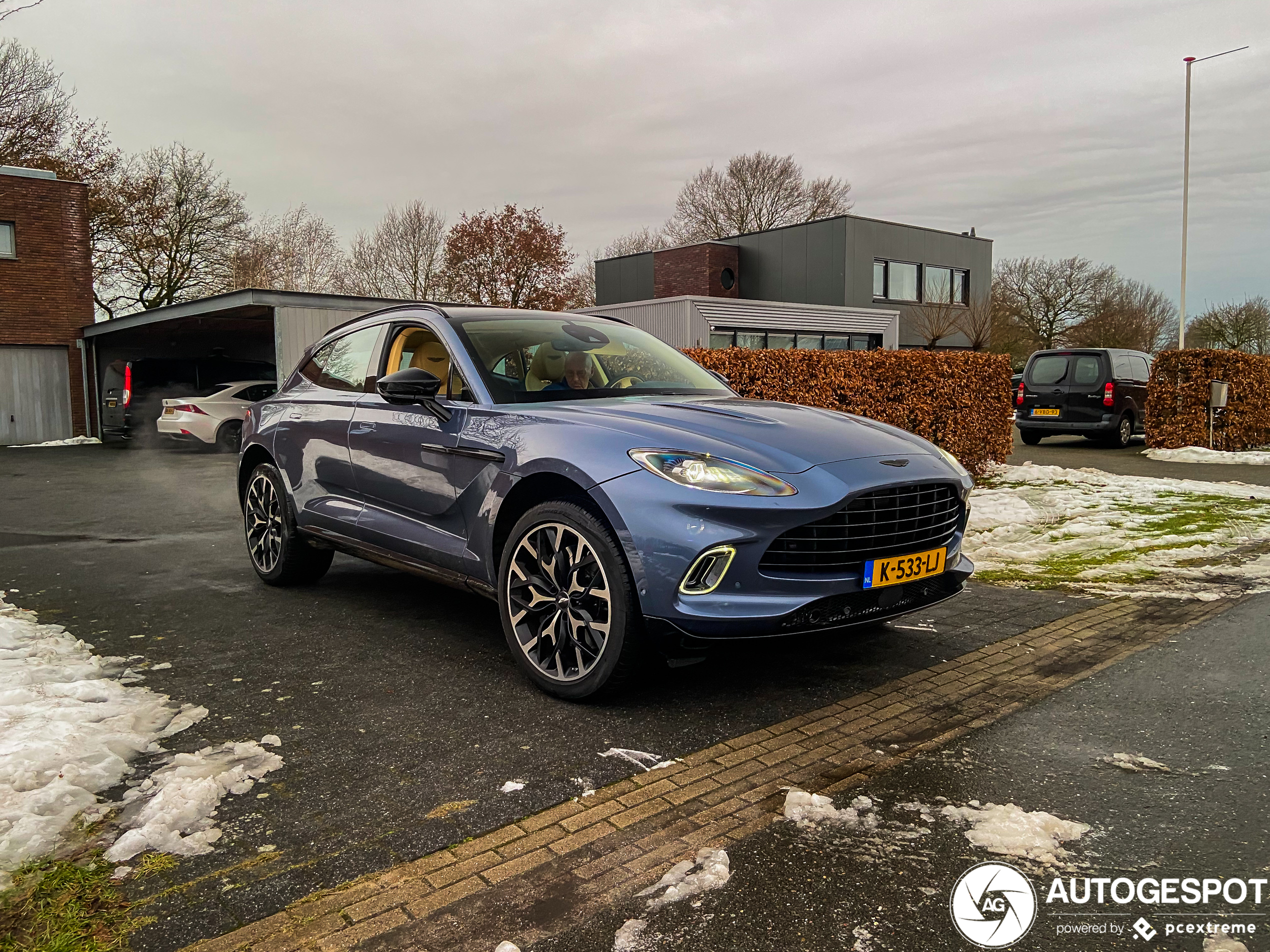 Aston Martin DBX