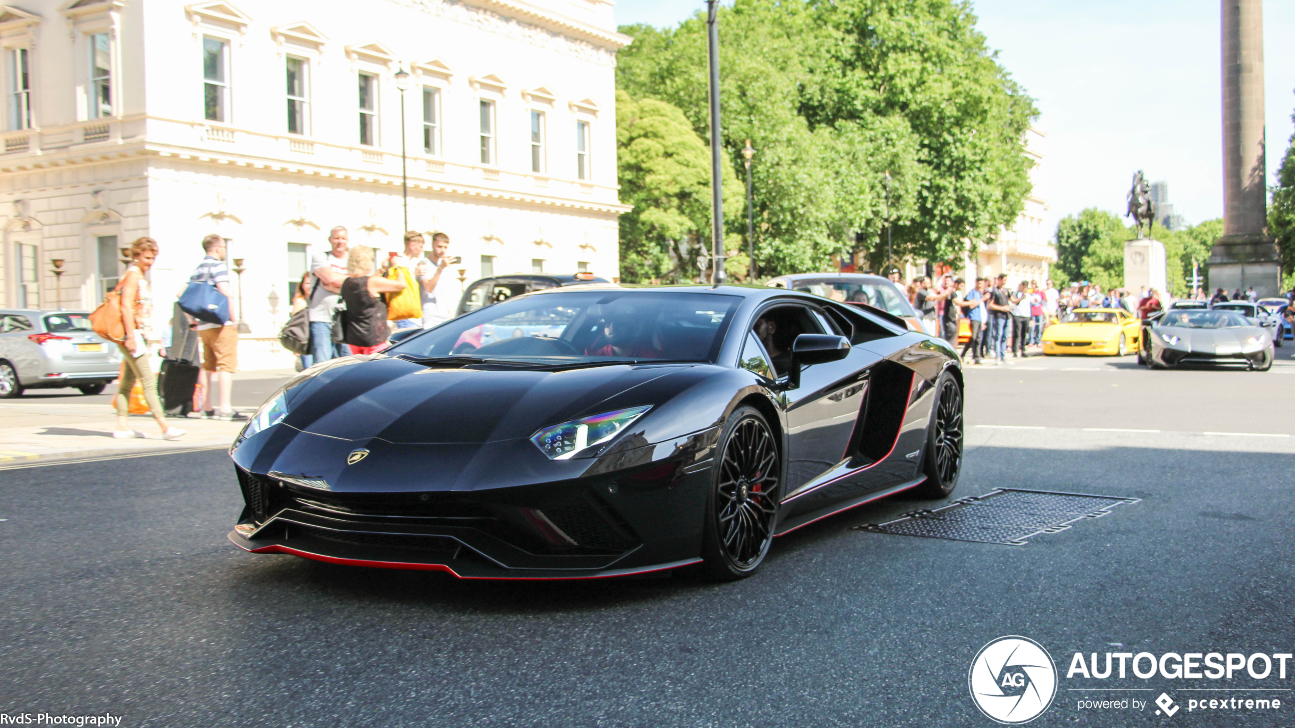 Lamborghini Aventador S LP740-4