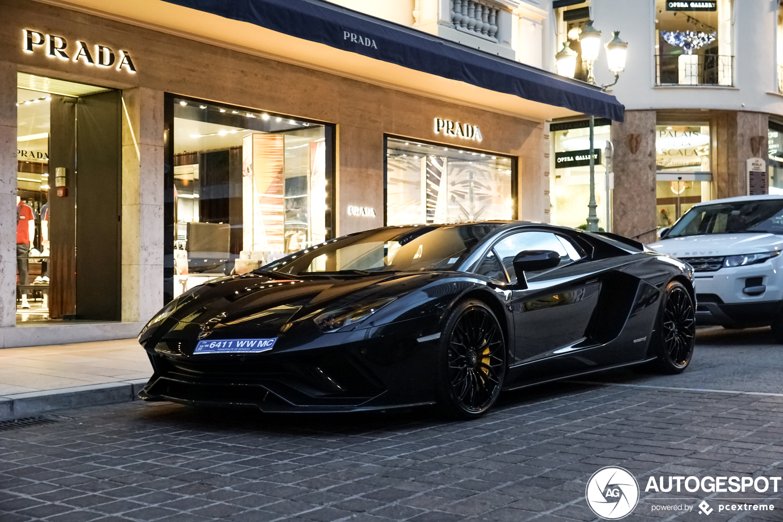 Lamborghini Aventador S LP740-4