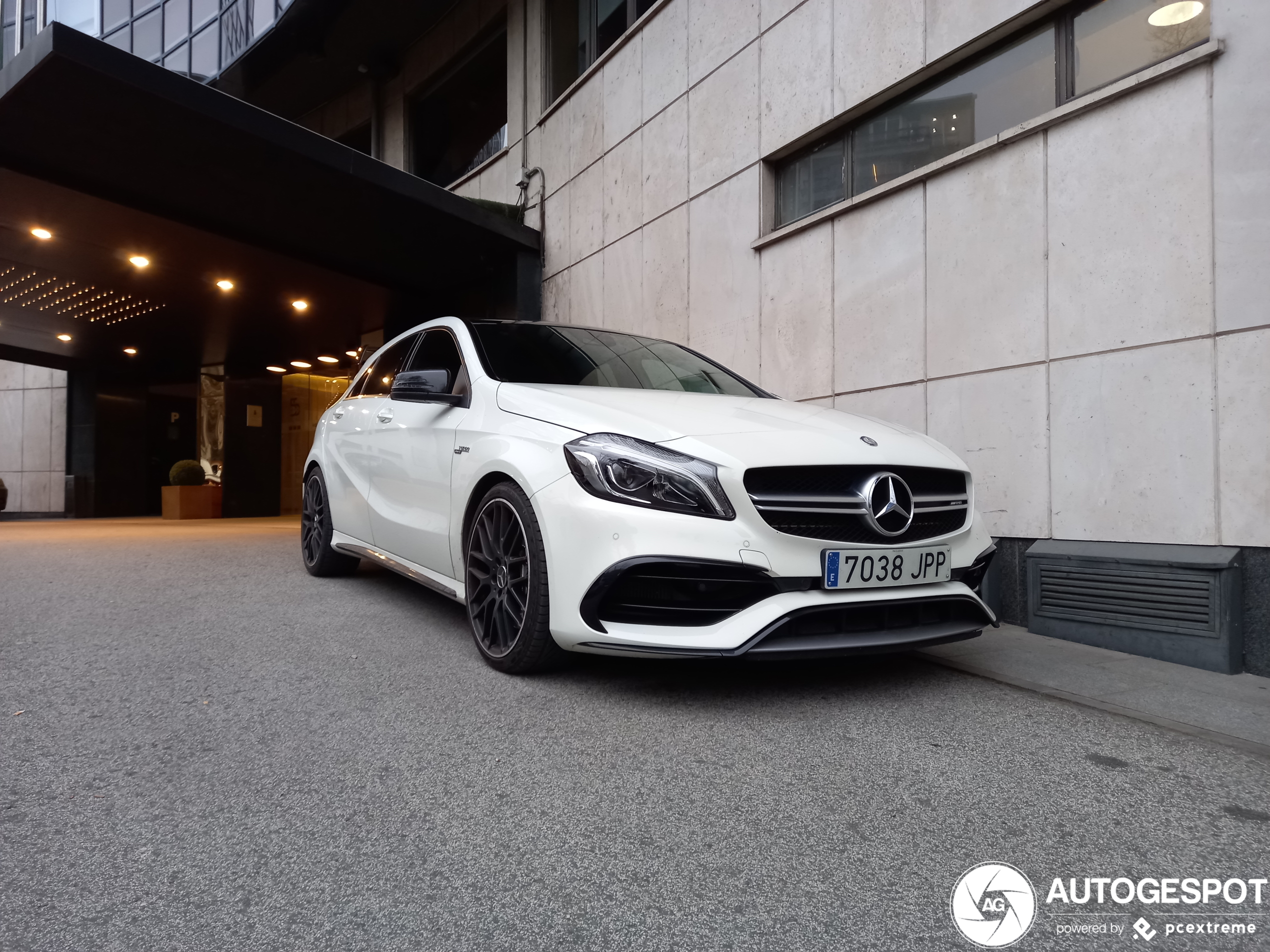 Mercedes-AMG A 45 W176 2015