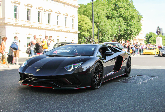 Lamborghini Aventador S LP740-4