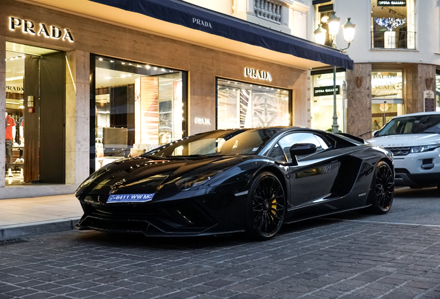 Lamborghini Aventador S LP740-4