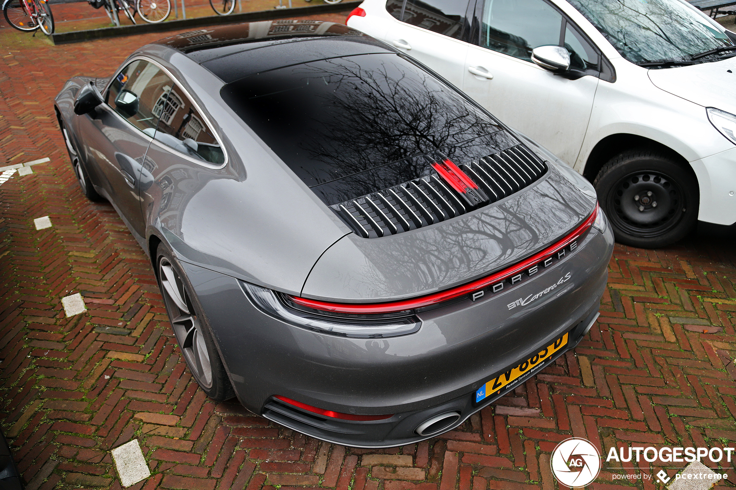 Porsche 992 Carrera 4S