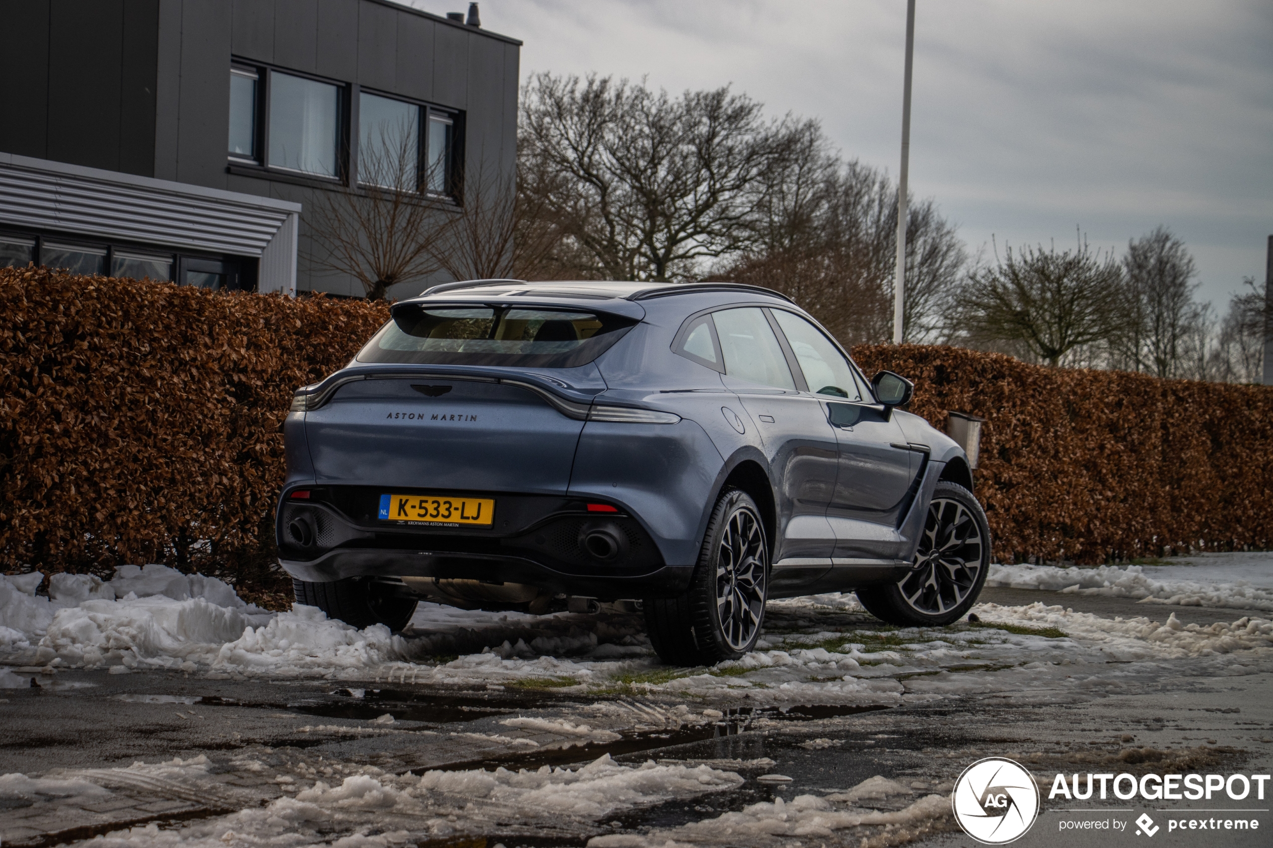 Aston Martin DBX