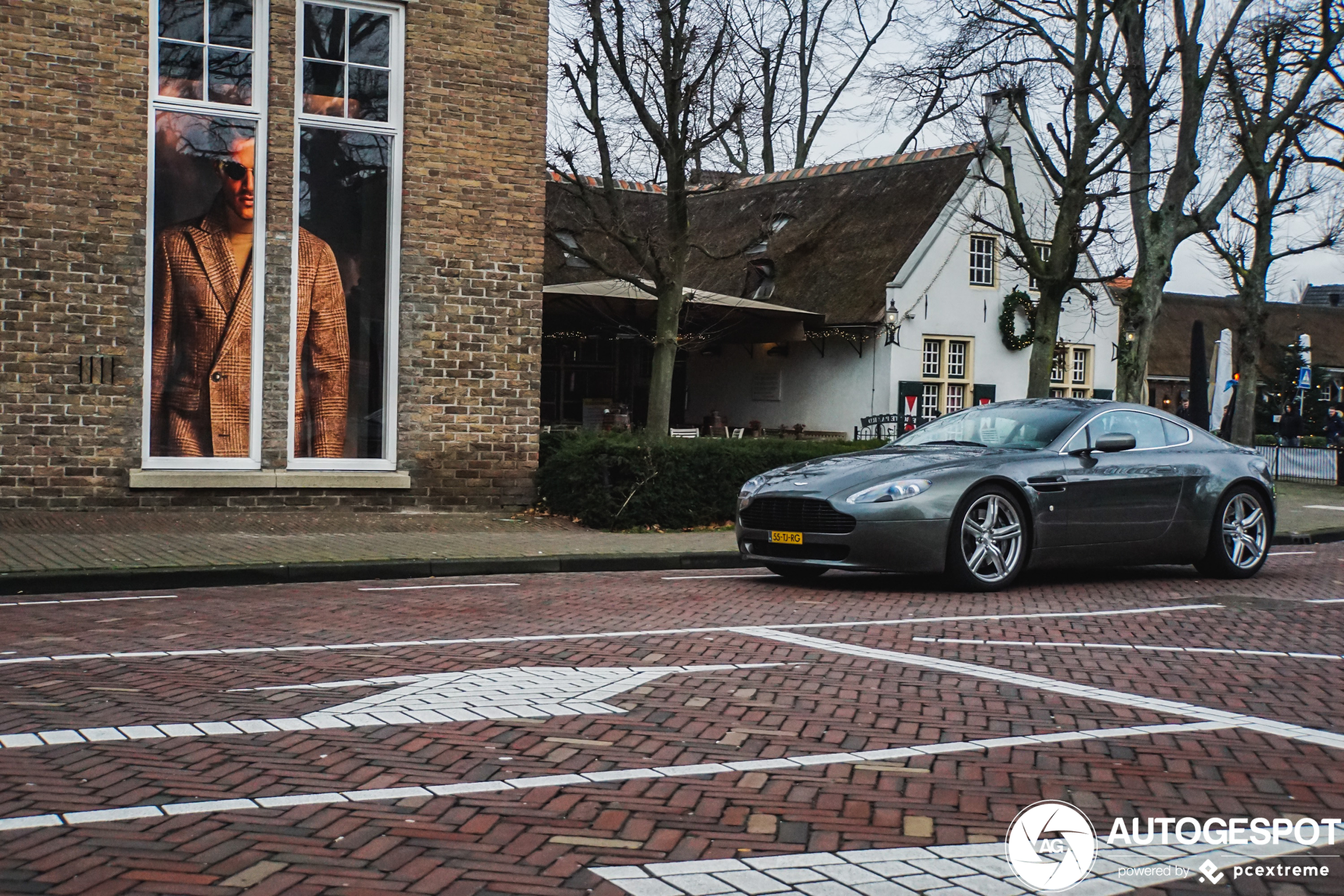 Aston Martin V8 Vantage