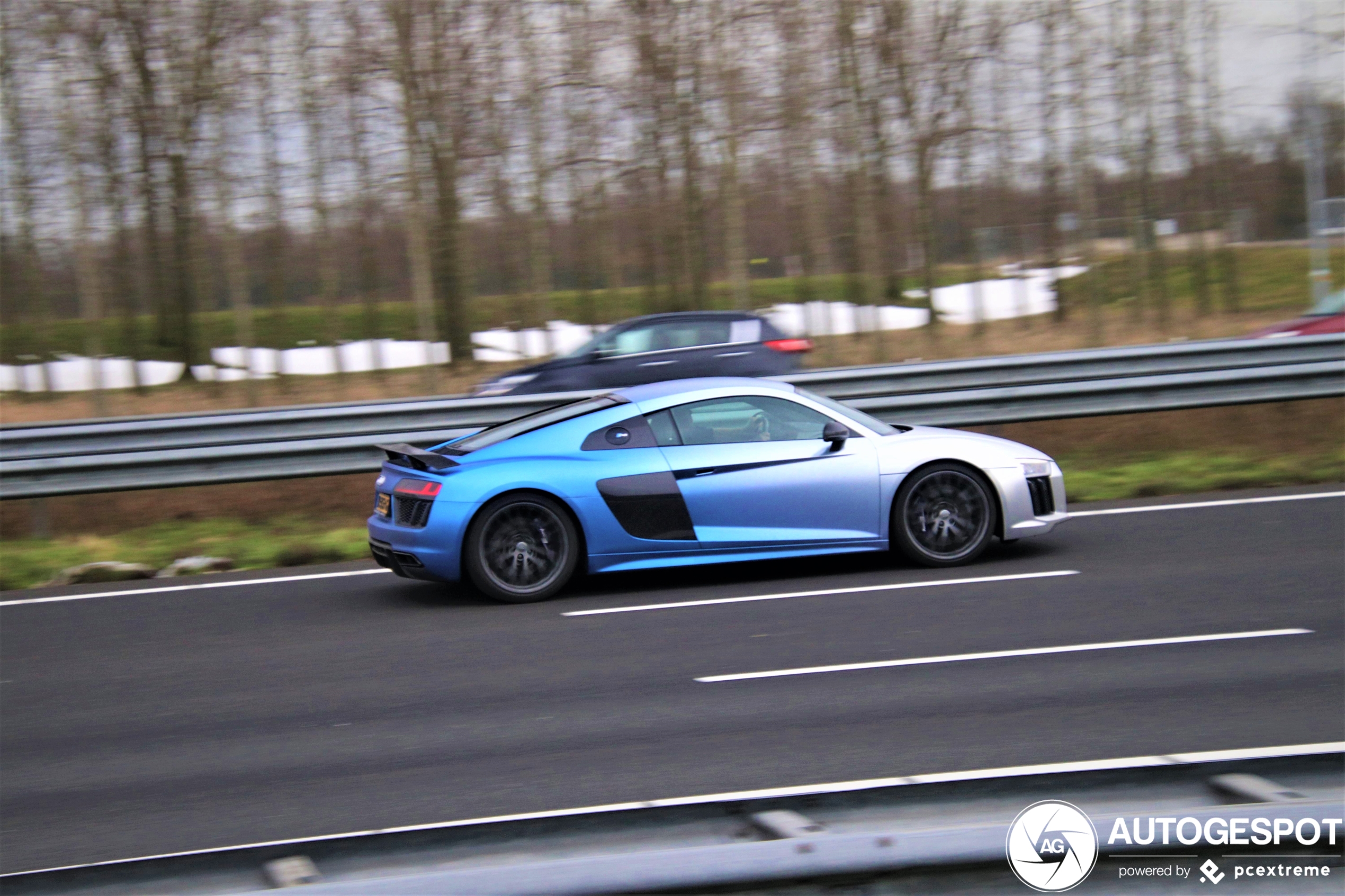 Audi R8 V10 Plus 2015