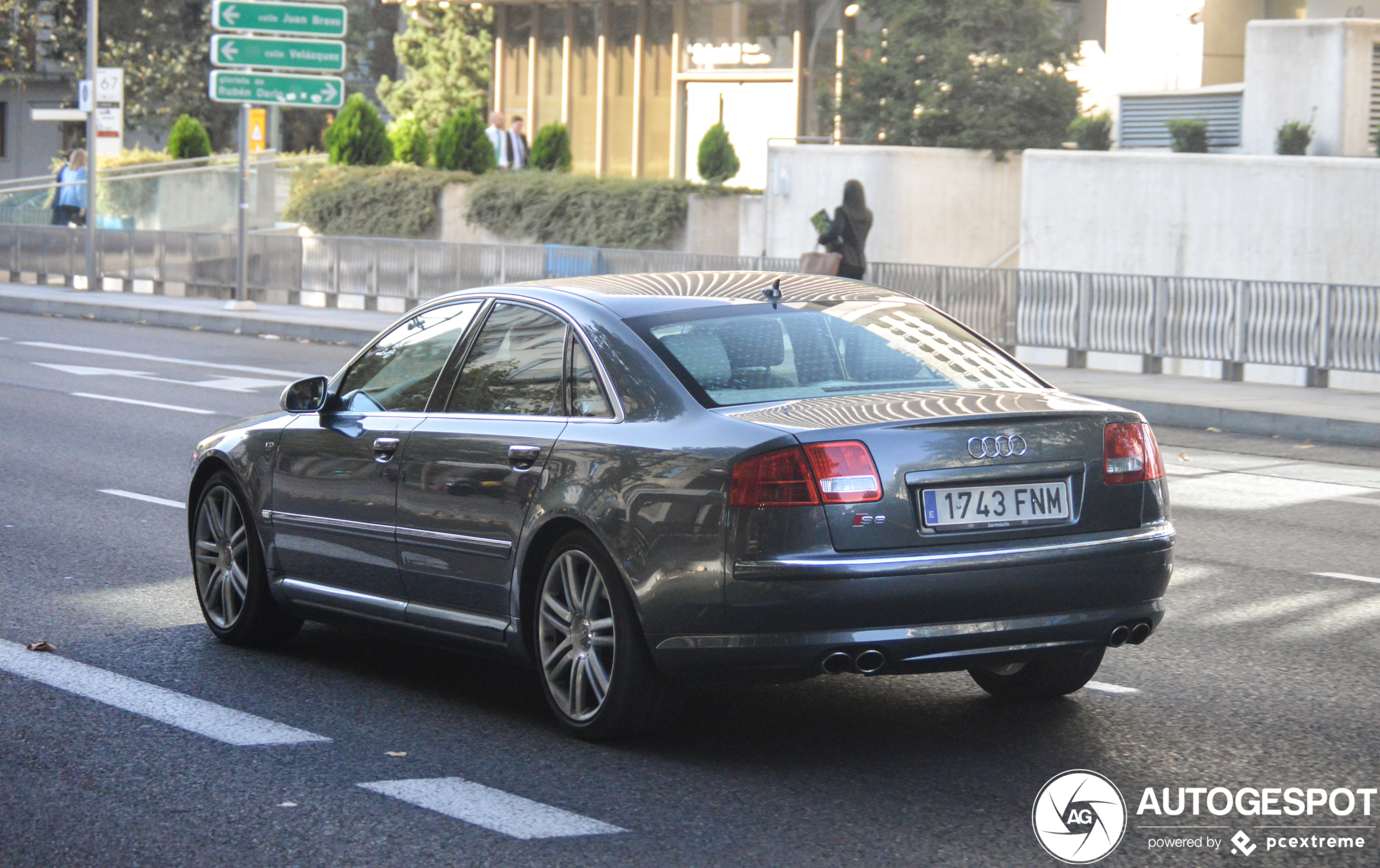 Audi S8 D3