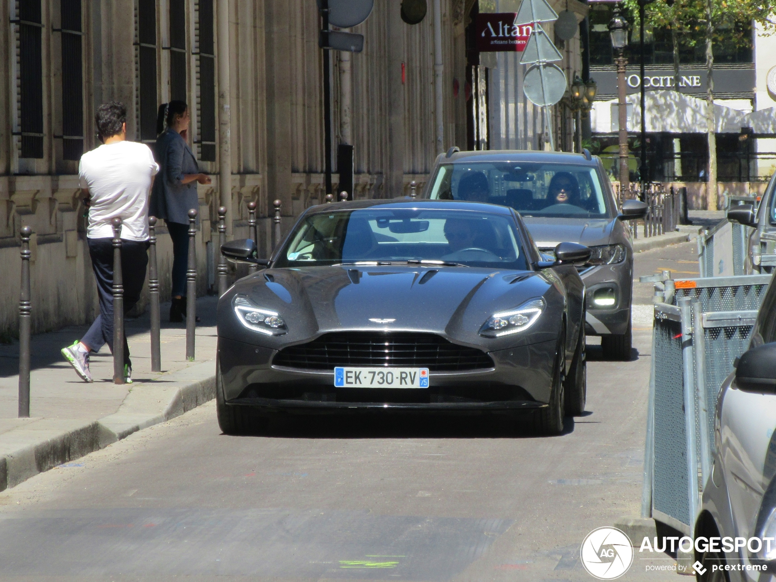 Aston Martin DB11