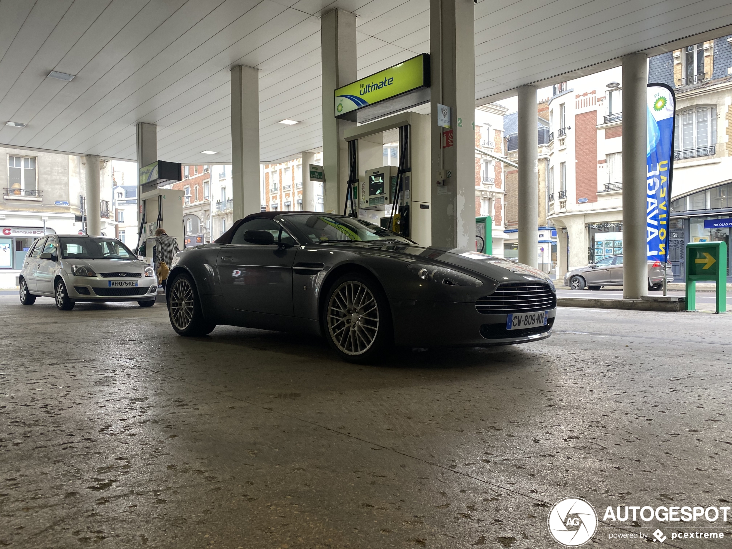 Aston Martin V8 Vantage Roadster