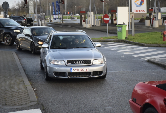 Audi RS4 Avant B5