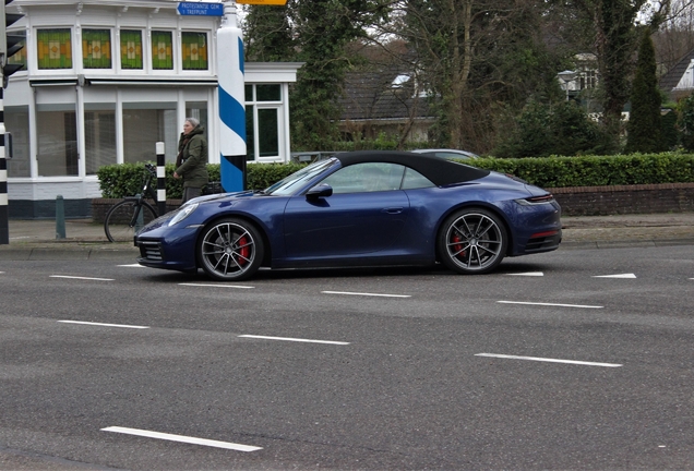 Porsche 992 Carrera 4S Cabriolet