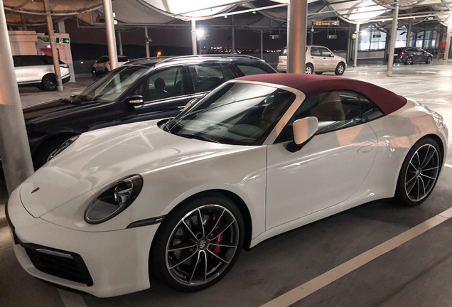 Porsche 992 Carrera 4S Cabriolet