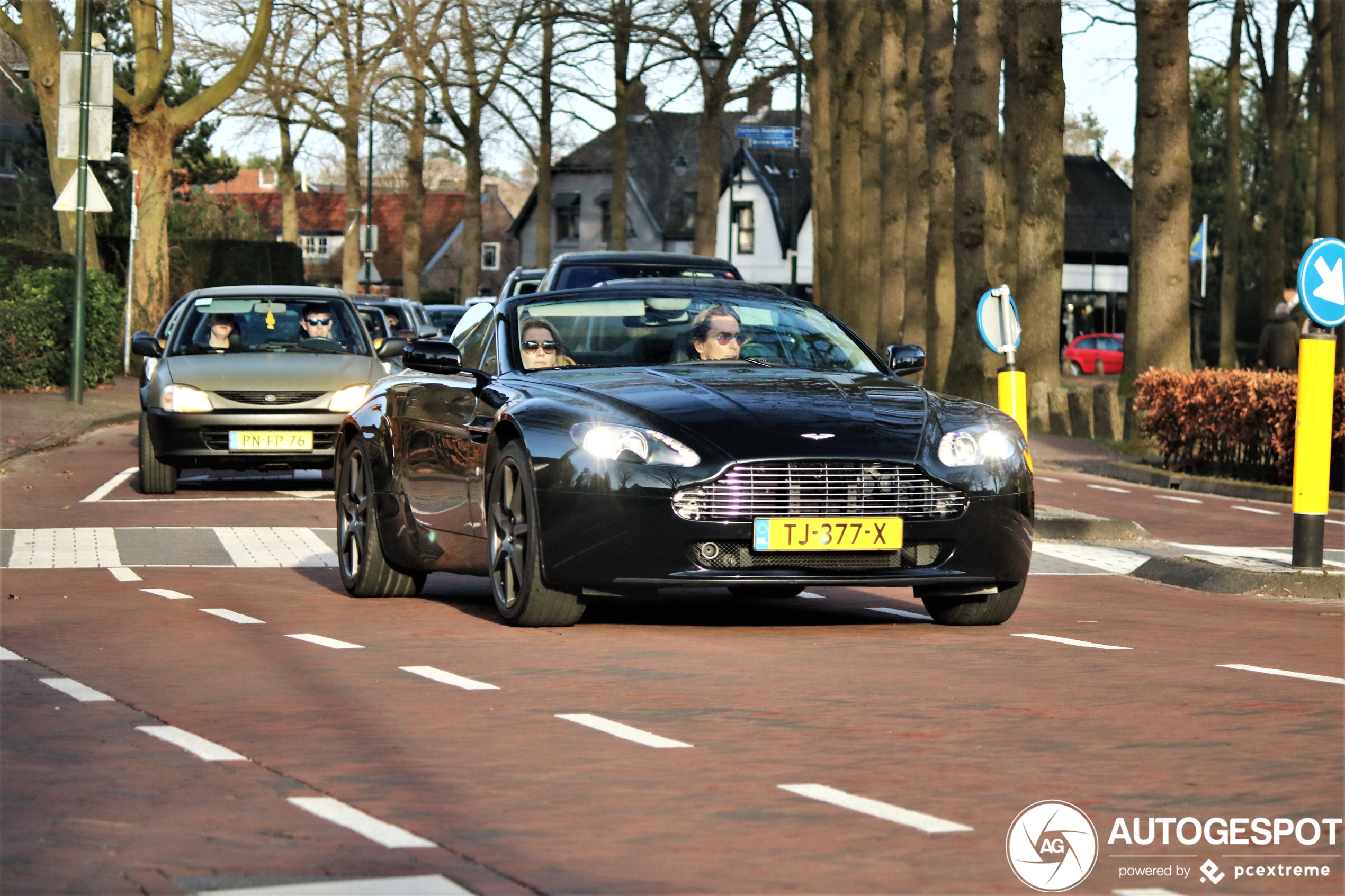 Aston Martin V8 Vantage Roadster