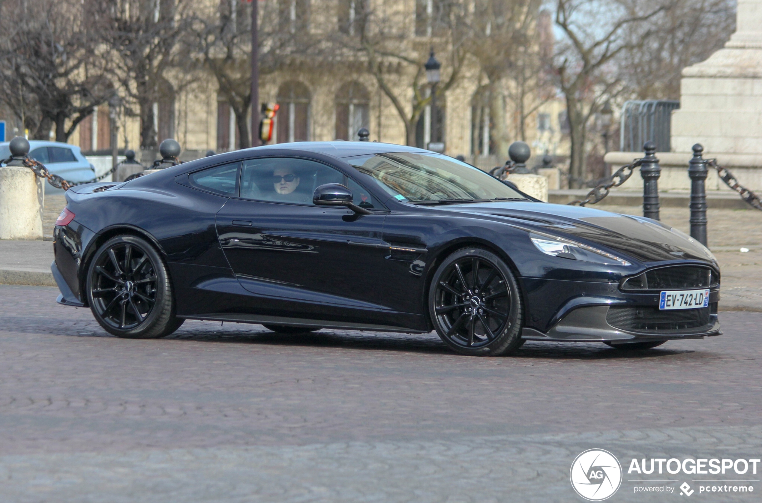 Aston Martin Vanquish S 2017