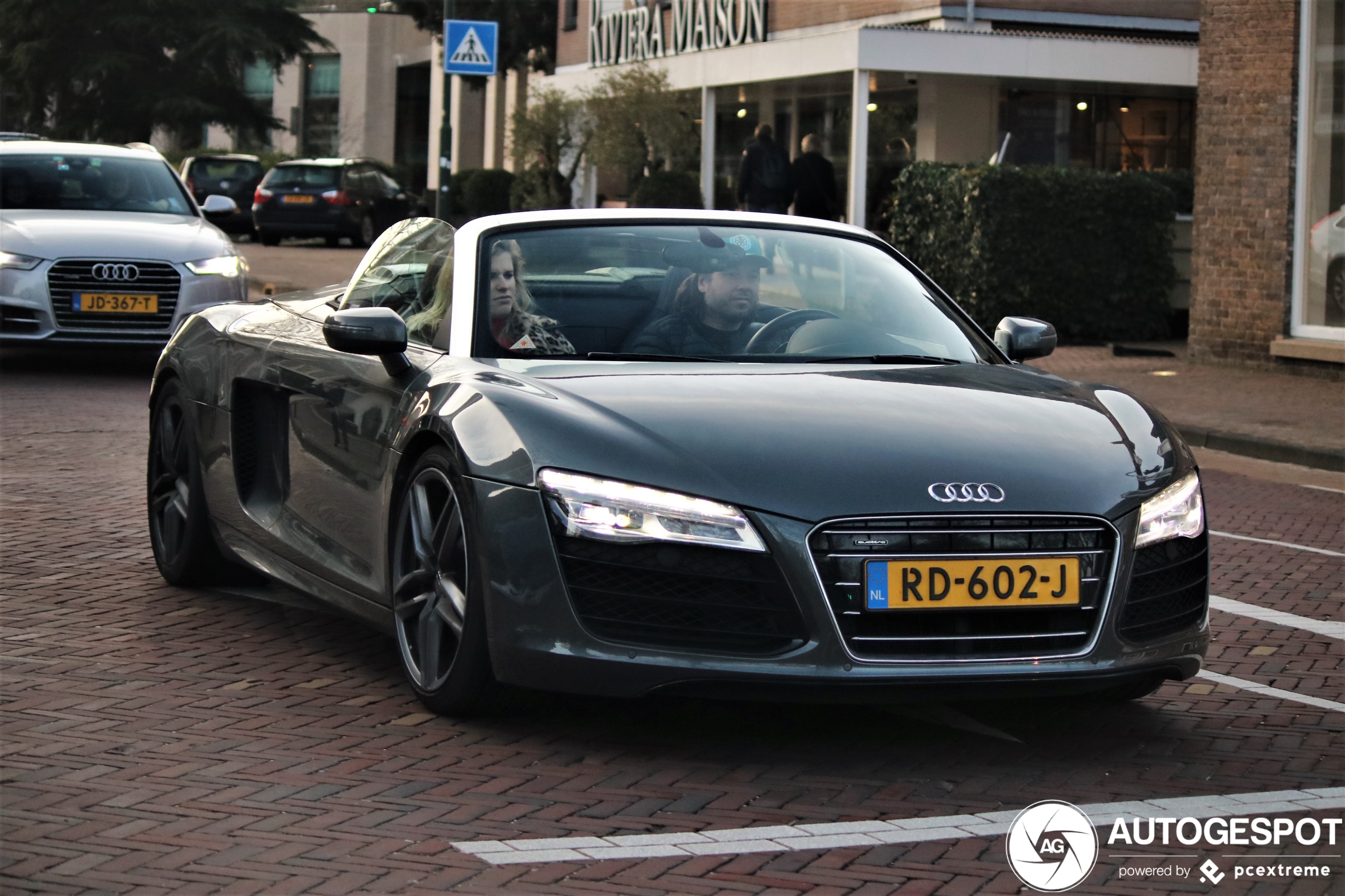 Audi R8 V10 Spyder 2013