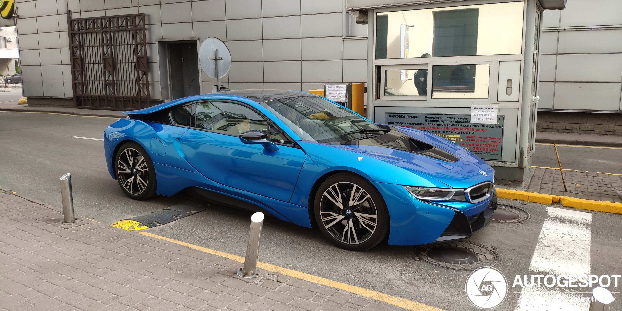 BMW i8