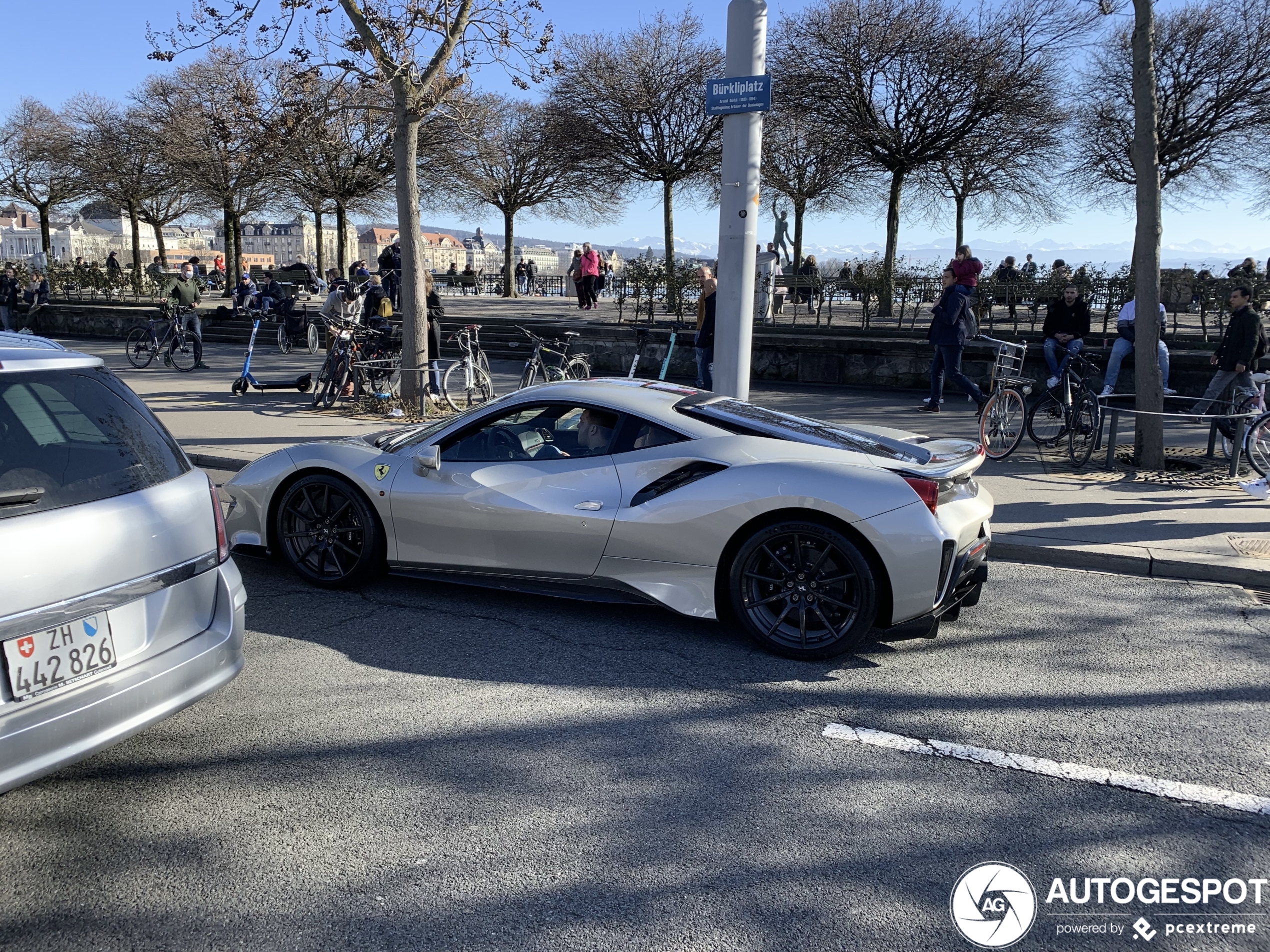 Ferrari 488 Pista