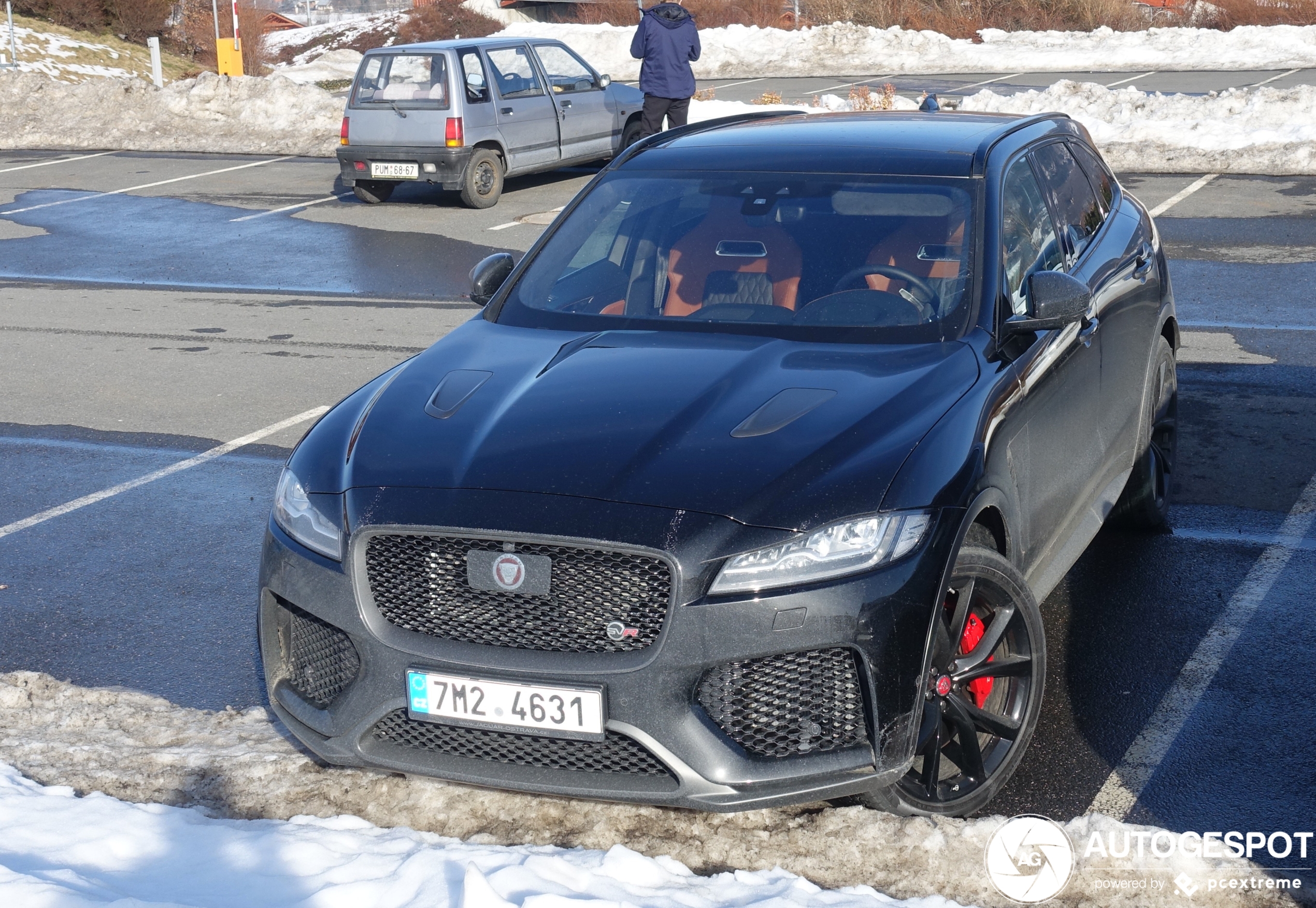 Jaguar F-PACE SVR