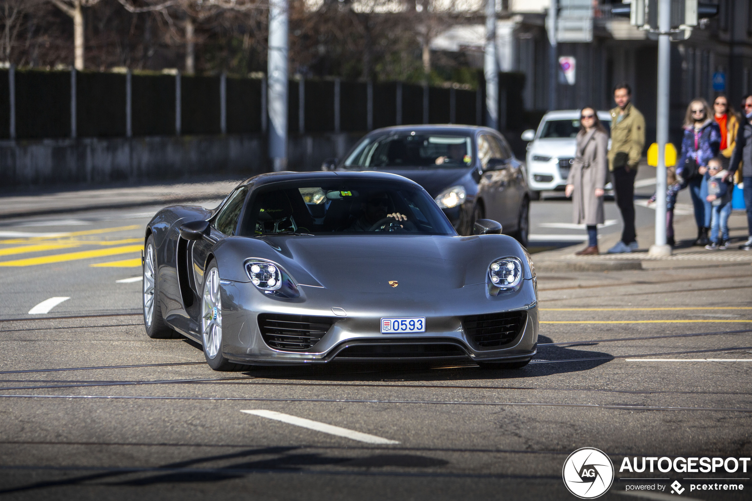 Porsche 918 Spyder Weissach Package