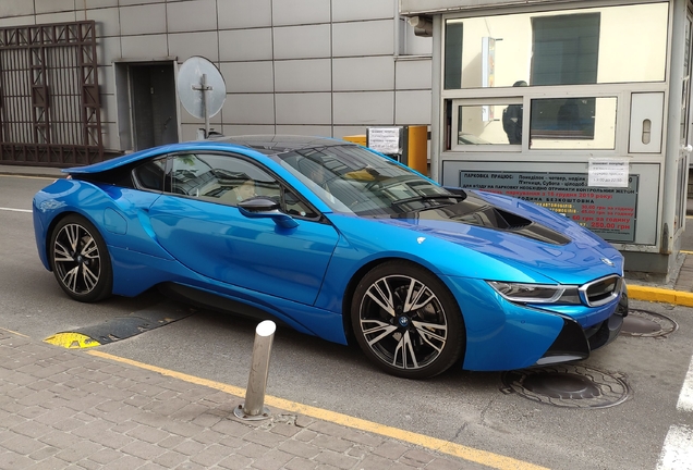 BMW i8