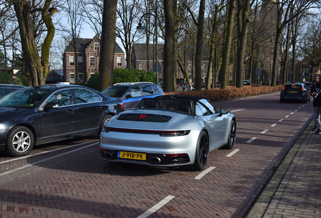 Porsche 992 Carrera 4S Cabriolet