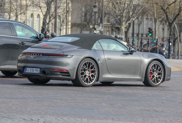 Porsche 992 Carrera 4S Cabriolet