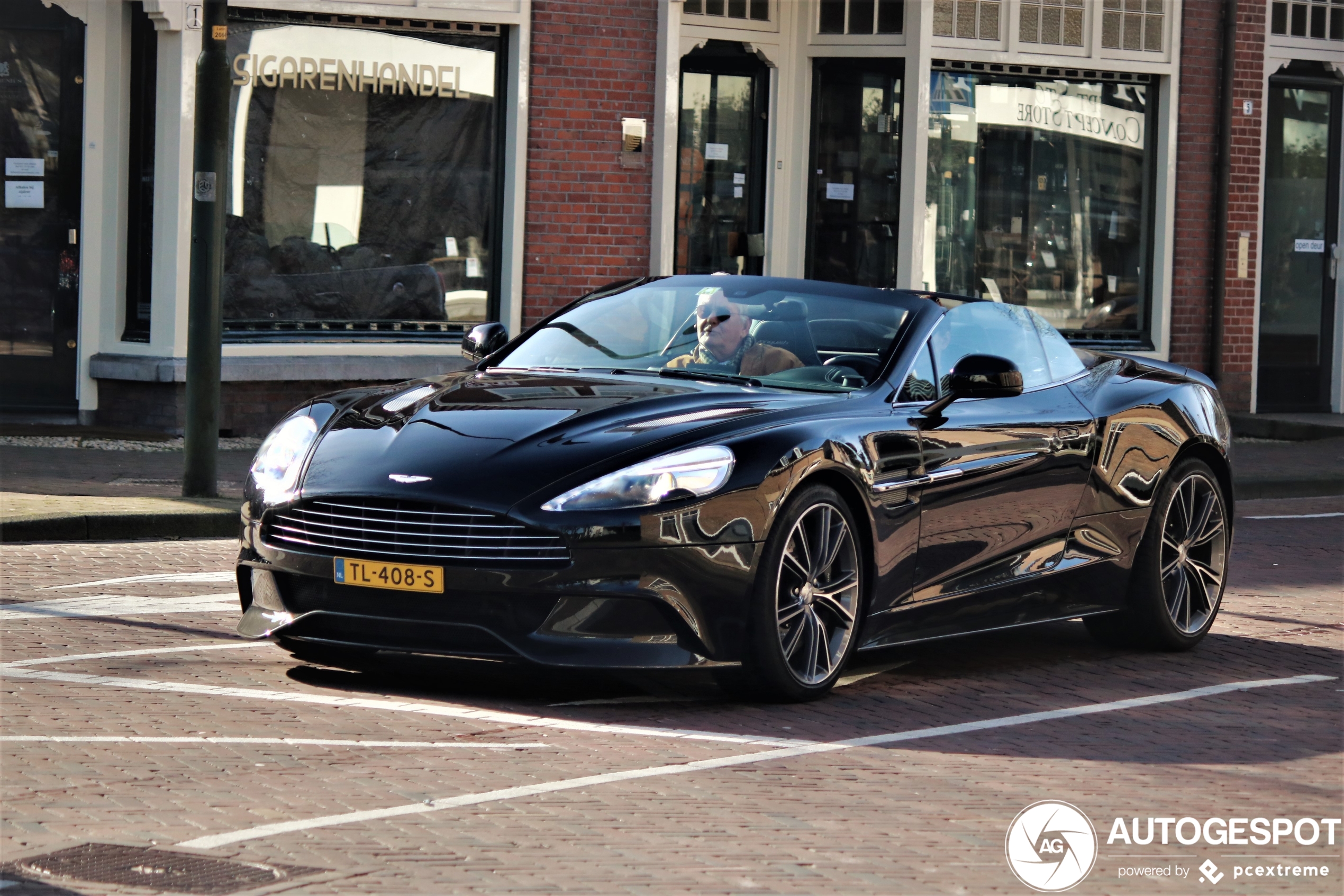 Aston Martin Vanquish Volante