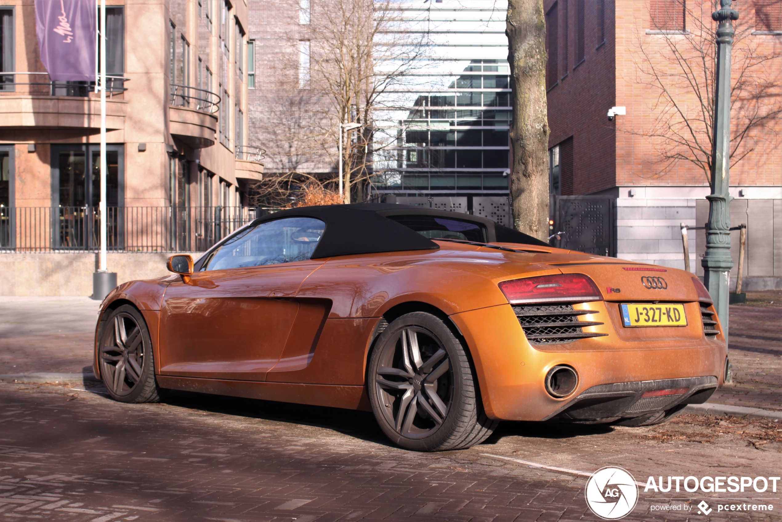 Audi R8 V8 Spyder 2013