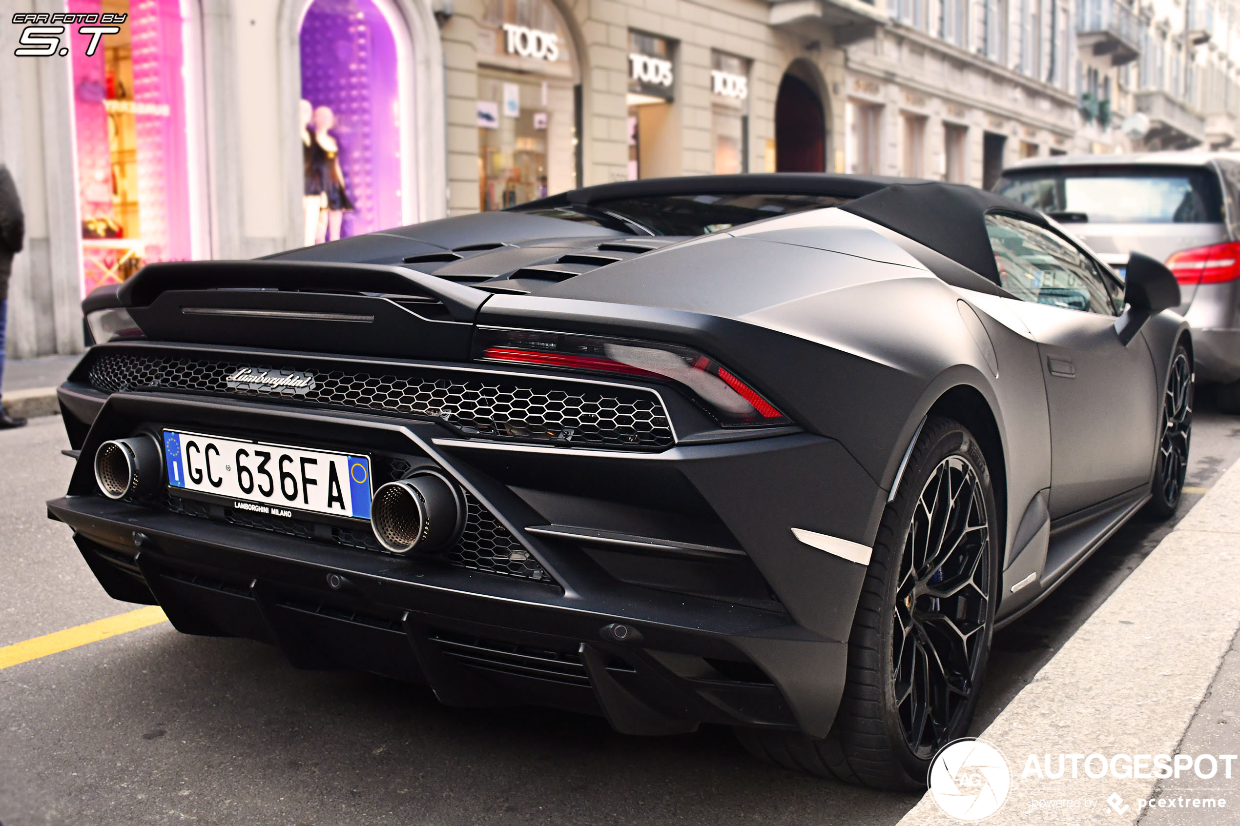 Lamborghini Huracán LP640-4 EVO Spyder