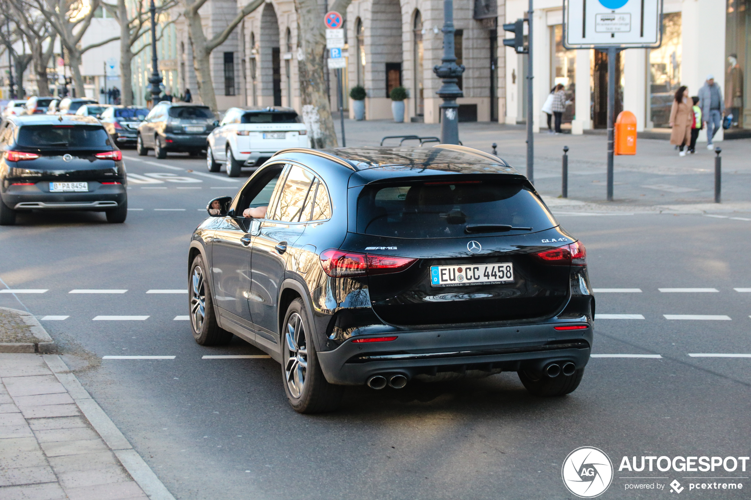 Mercedes-AMG GLA 45 4MATIC+ H247