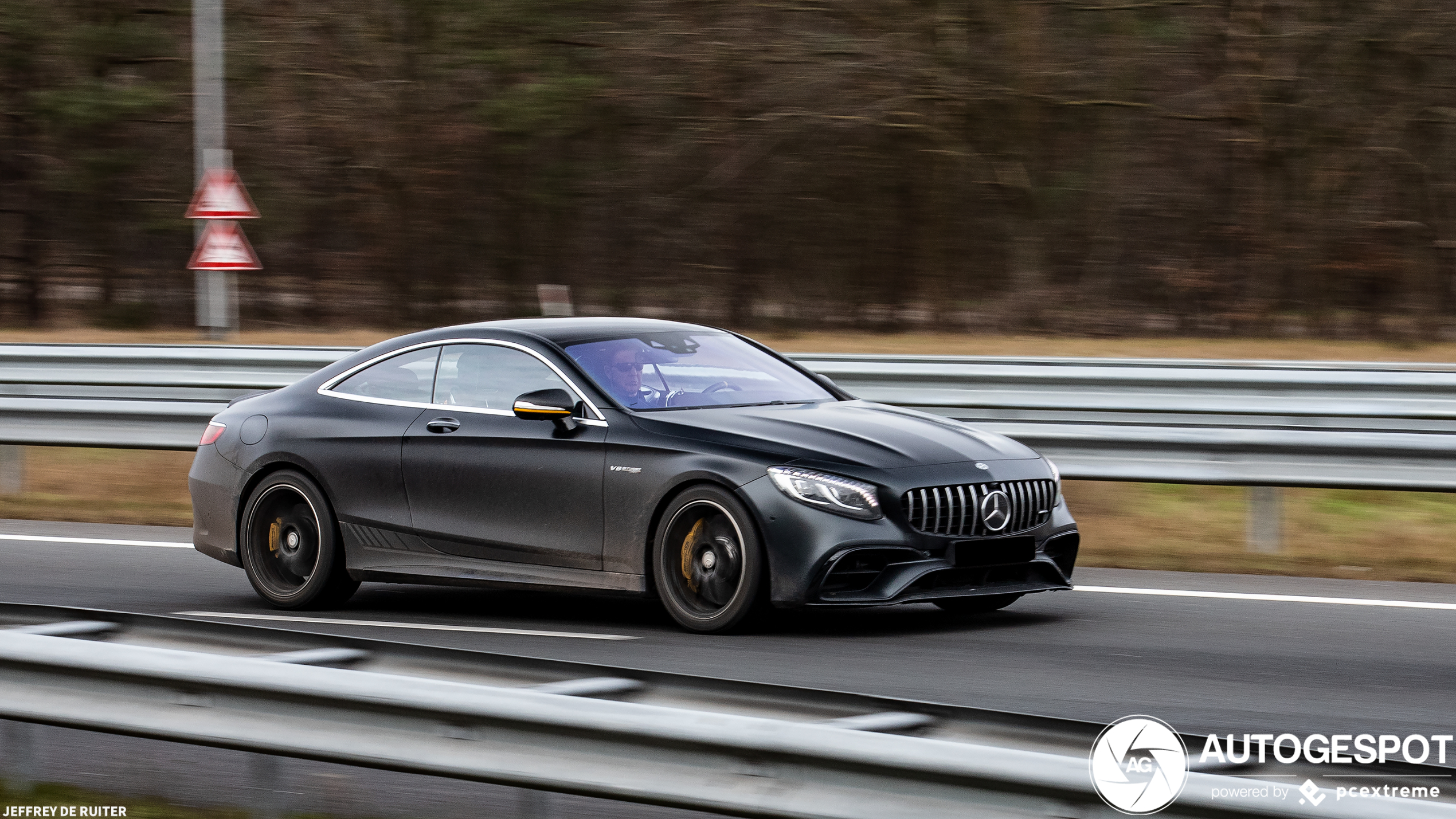 Mercedes-AMG S 63 Coupé C217 2018 Yellow Night Edition