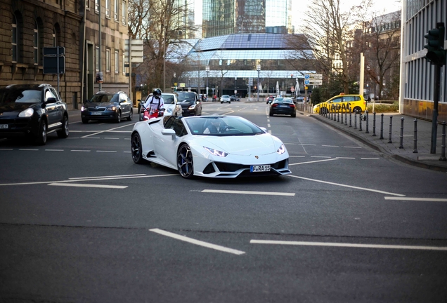 Lamborghini Huracán LP640-4 EVO Spyder