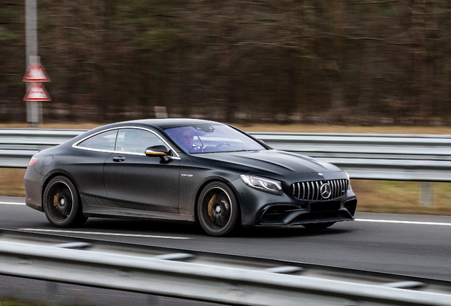 Mercedes-AMG S 63 Coupé C217 2018 Yellow Night Edition