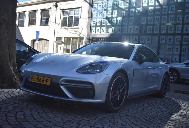 Porsche 971 Panamera Turbo