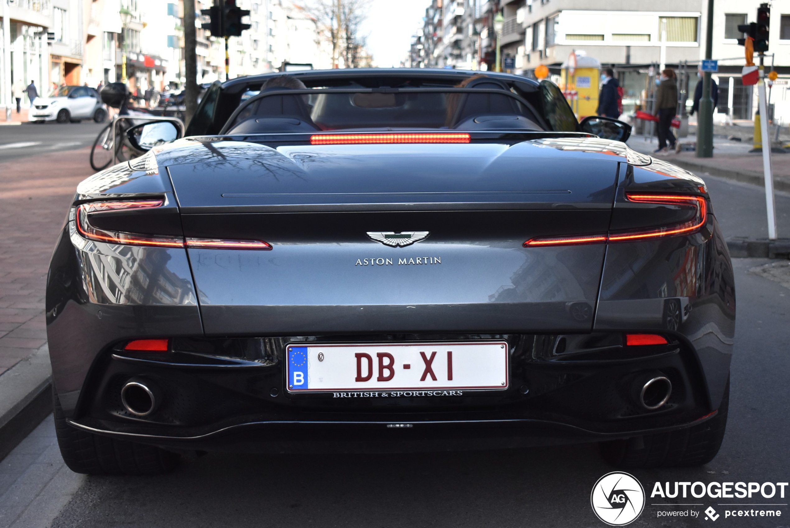 Aston Martin DB11 V8 Volante