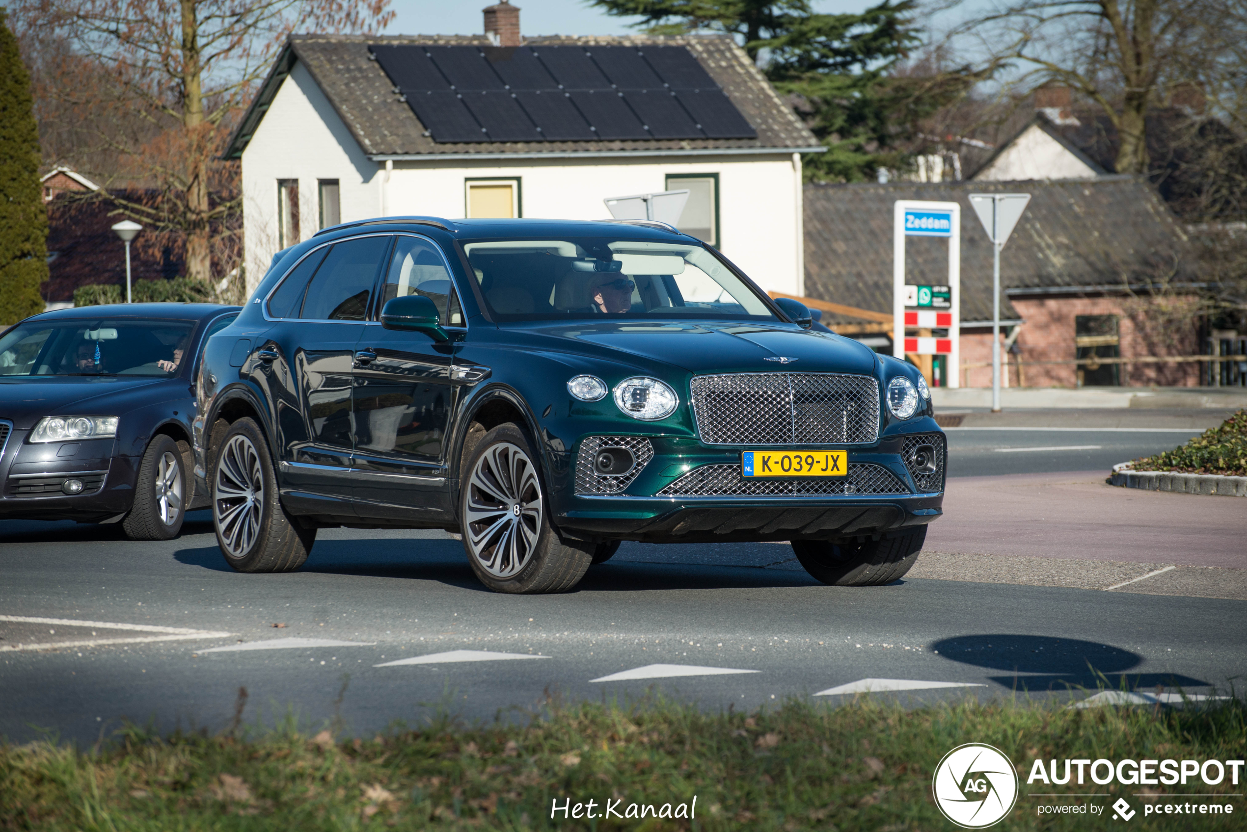 Bentley Bentayga V8 2021 First Edition