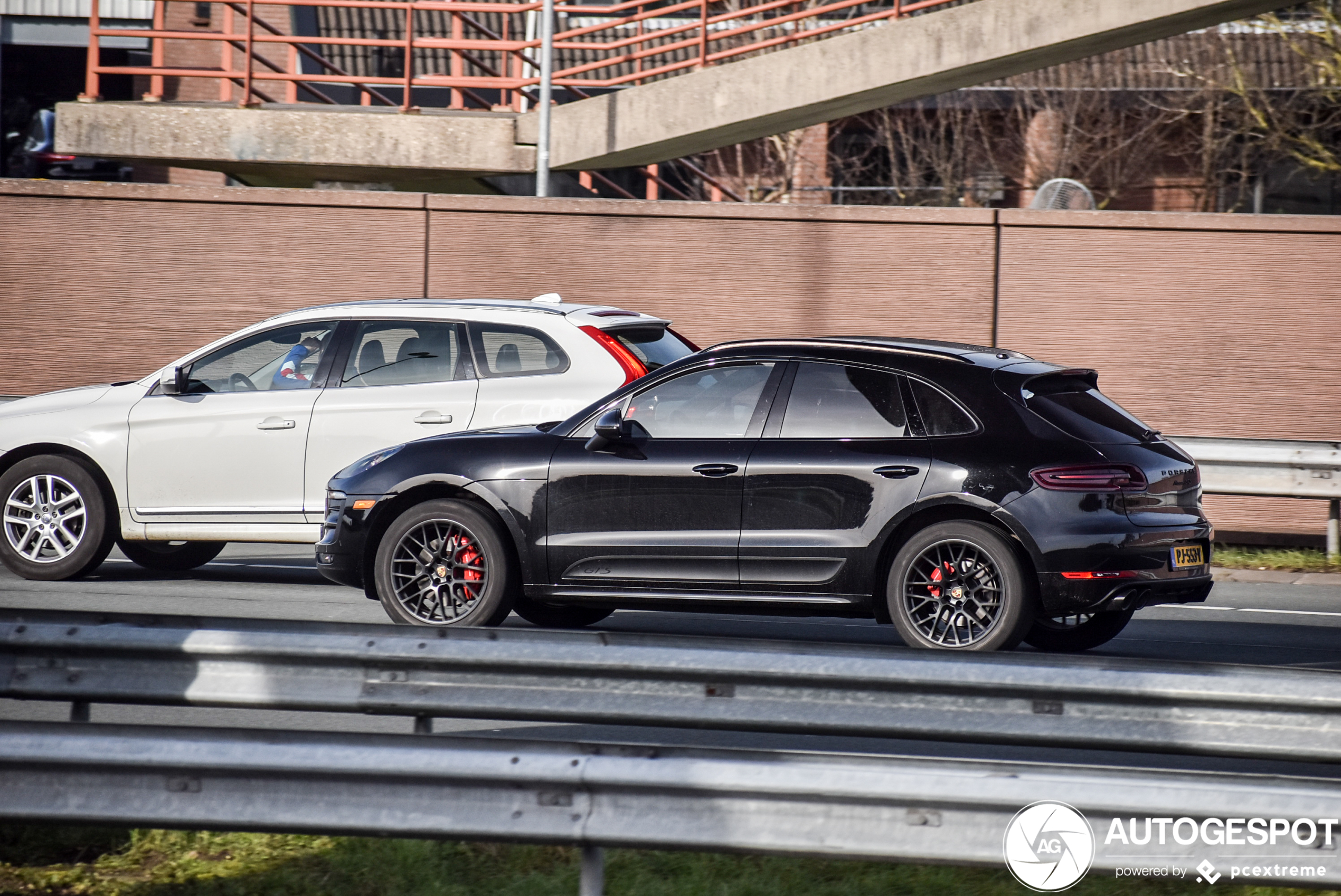 Porsche 95B Macan GTS