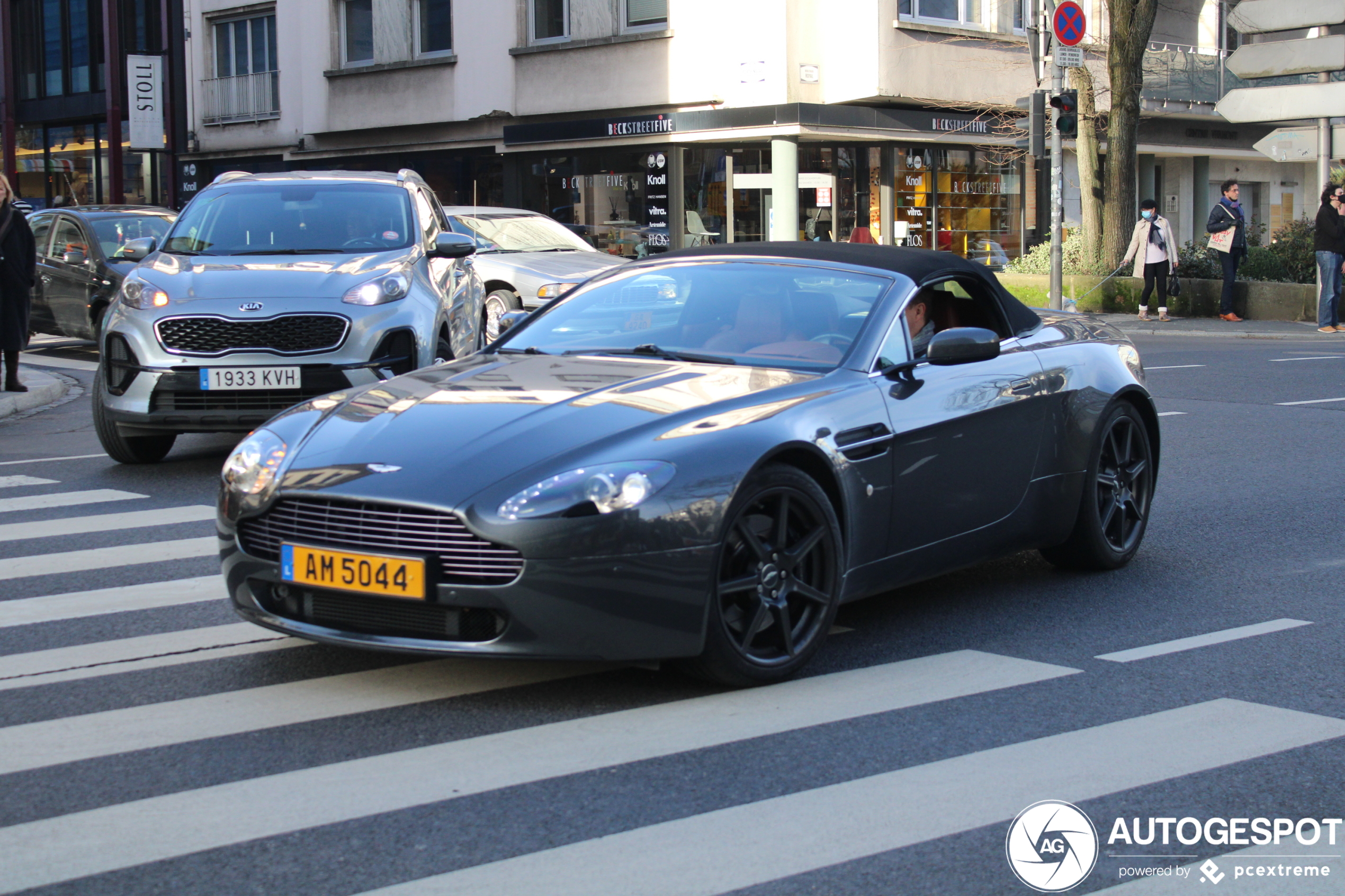 Aston Martin V8 Vantage Roadster