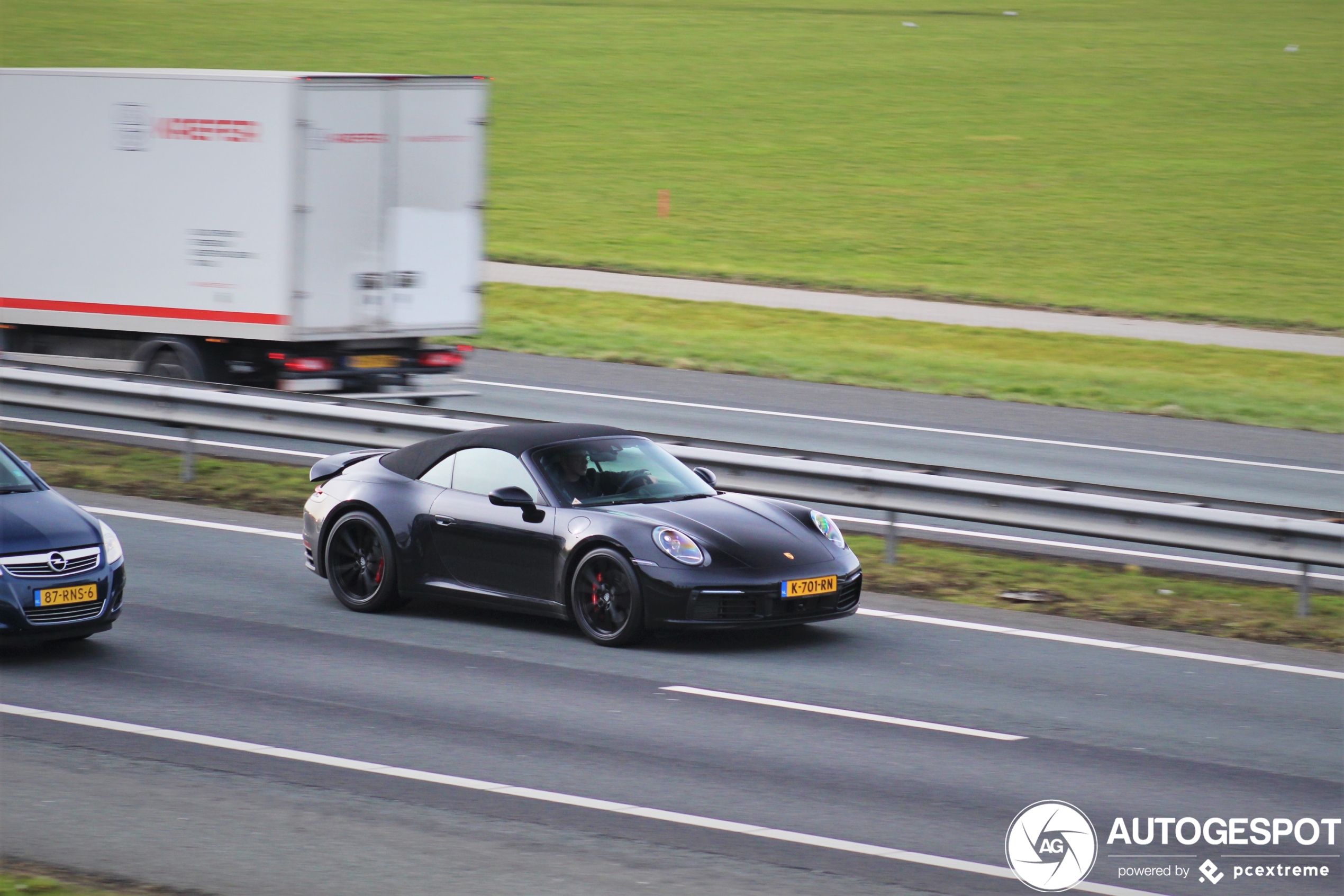 Porsche 992 Carrera 4S Cabriolet