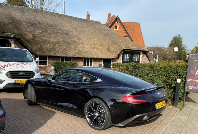 Aston Martin Vanquish 2013