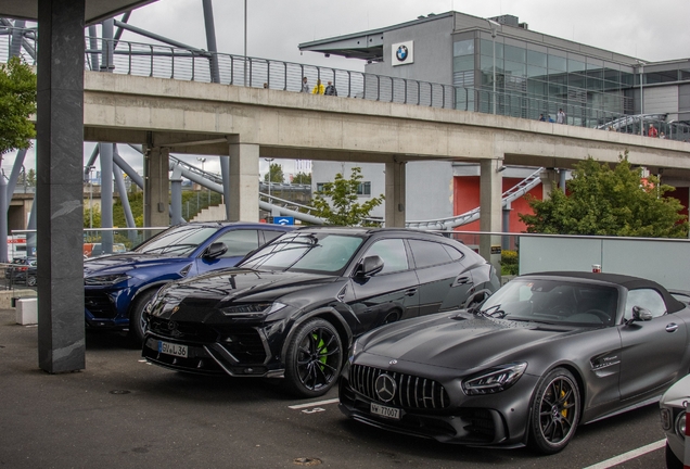 Lamborghini Urus Nero Design