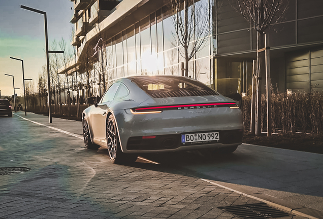 Porsche 992 Carrera 4S